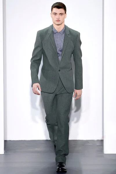 Look 18